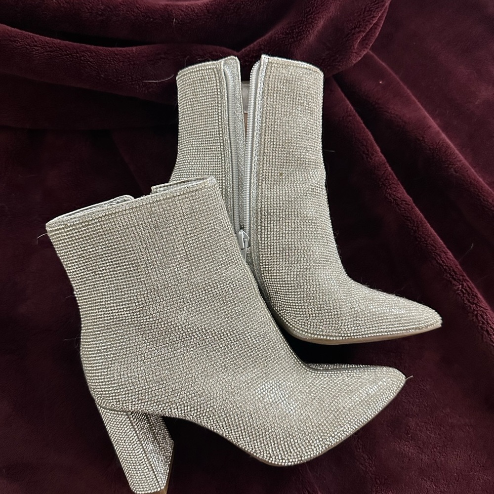 Inc international concept booties